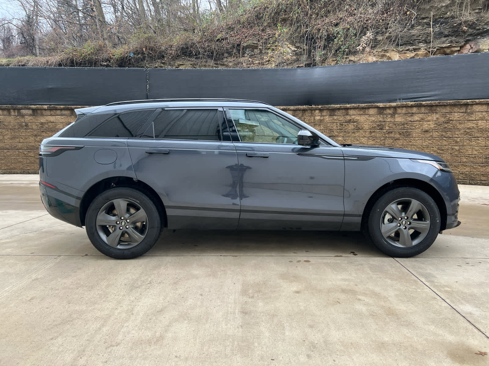 Used 2025 Land Rover Range Rover Velar Dynamic SE image 7