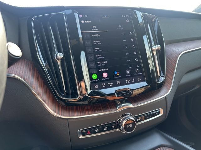 Used 2023 Volvo XC60 B5 Plus image 21