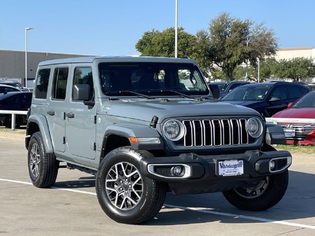 Used 2024 Jeep Wrangler Unlimited Sahara AWD/4WD image 2