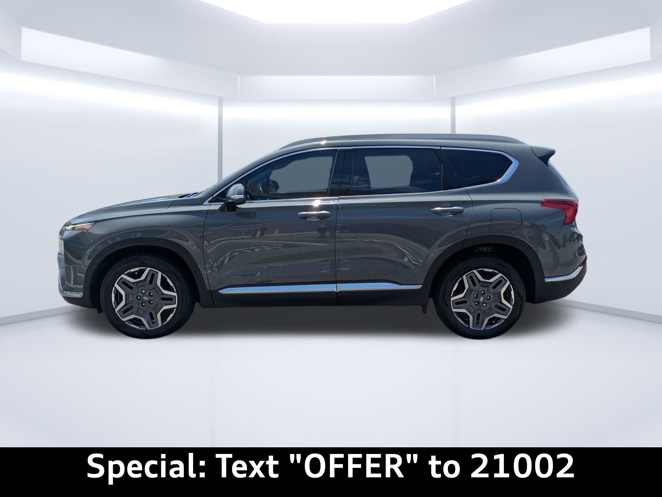 Used 2022 Hyundai Santa Fe Limited w/ Cargo Package FWD image 7