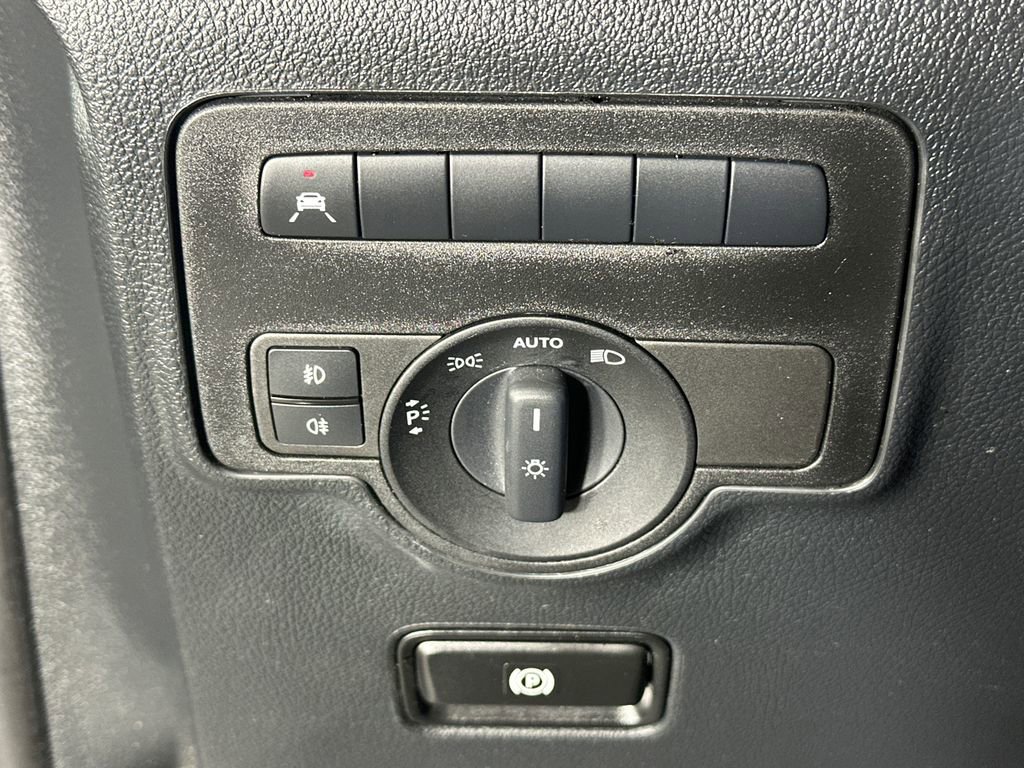 Used 2023 Mercedes-Benz Metris image 30