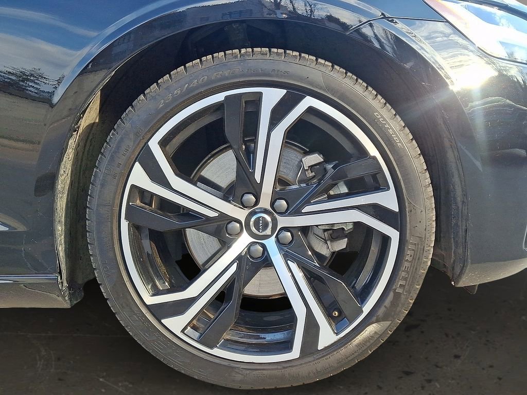 Used 2024 Volvo S60 B5 Core image 9