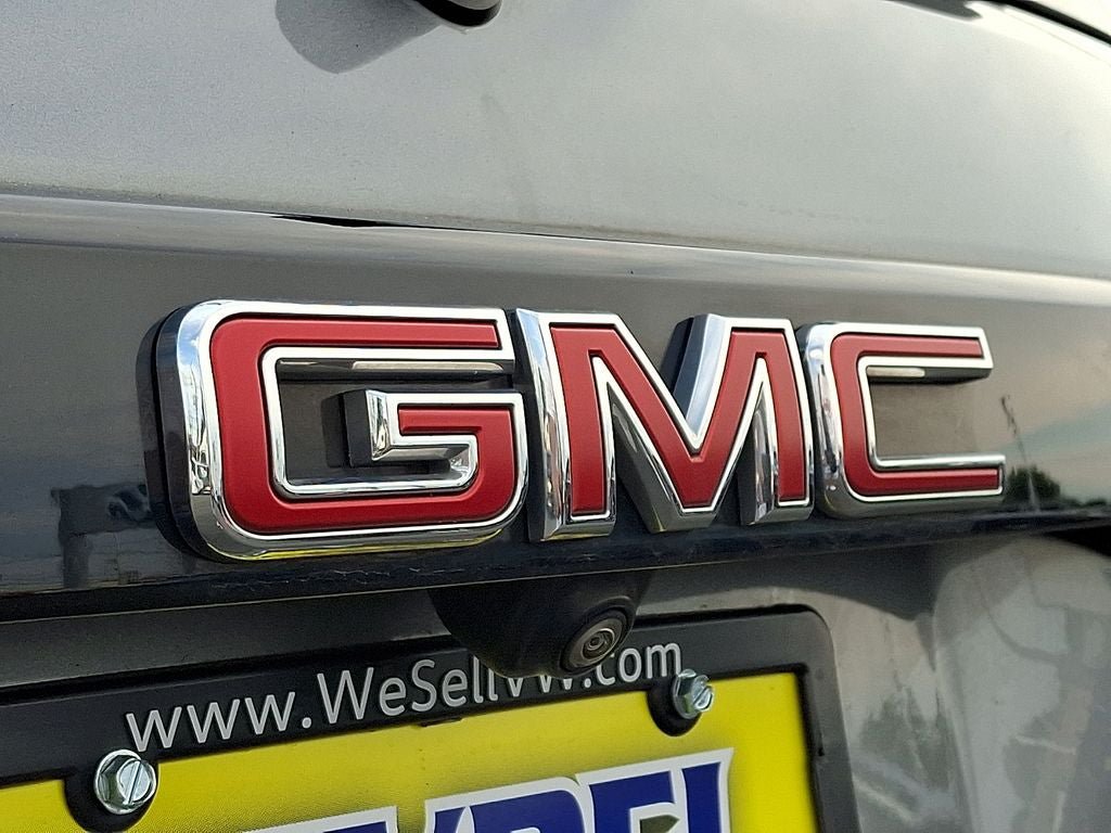 Used 2023 GMC Acadia SLE w/ Driver Convenience Package FWD image 29