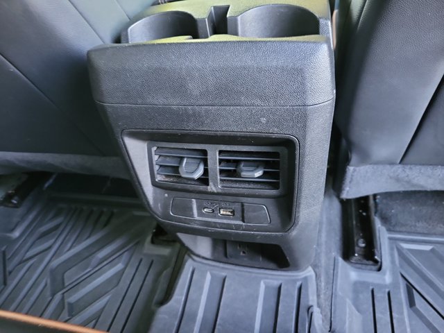Used 2024 GMC Canyon AT4 w/ Technology Package AWD/4WD image 16