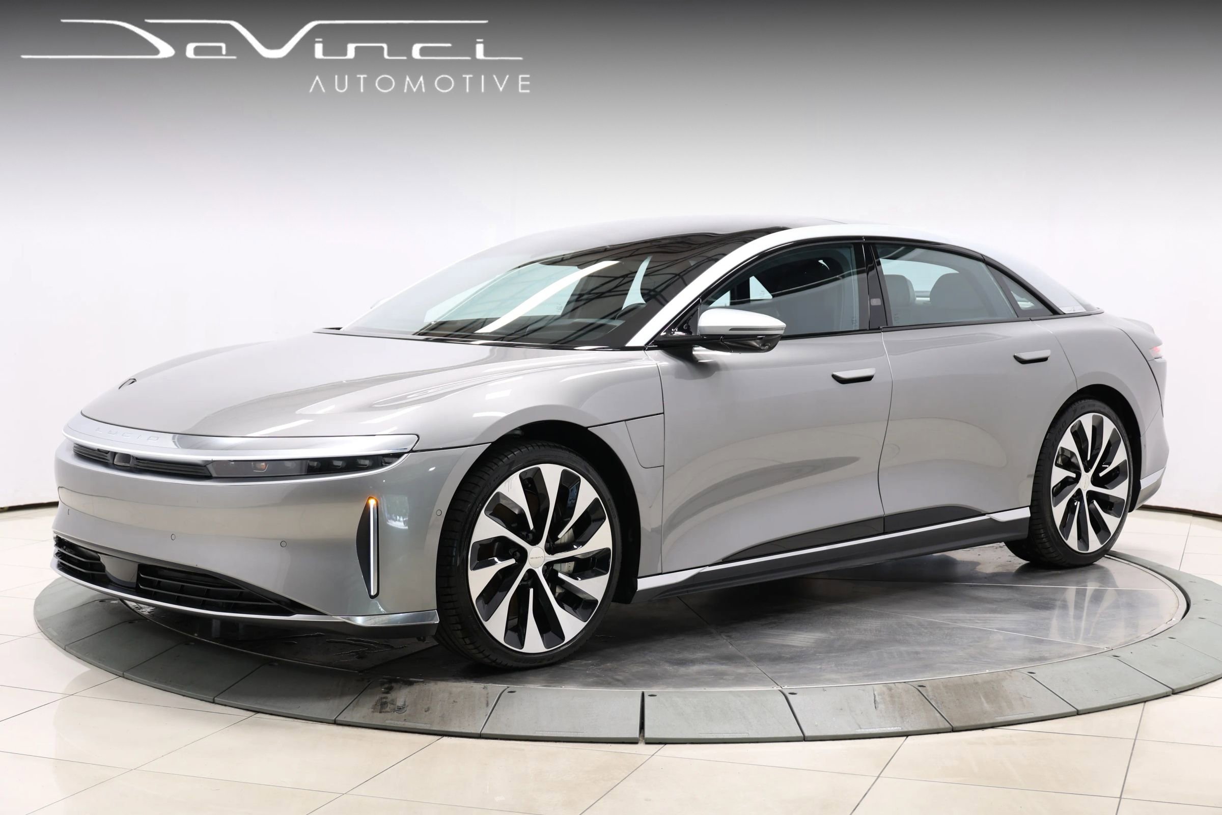 Used 2023 Lucid Air Grand Touring image 1