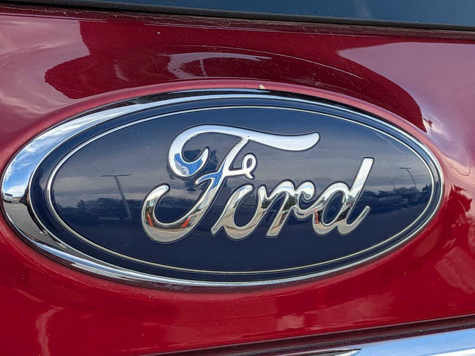 Used 2019 Ford Explorer XLT image 11