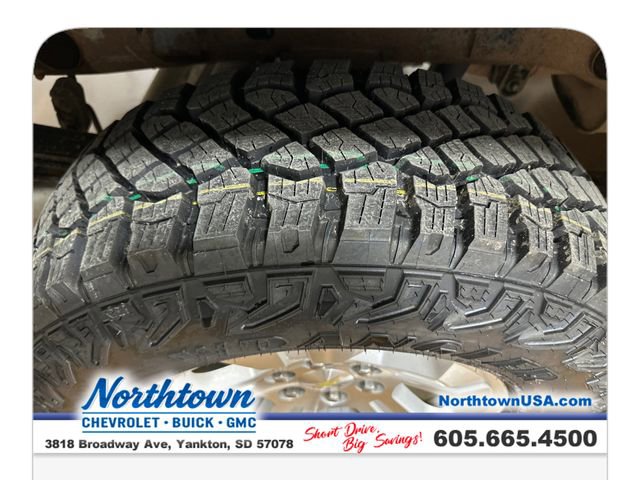 Used 2016 Chevrolet Silverado 1500 LTZ w/ LTZ Plus Package AWD/4WD image 28