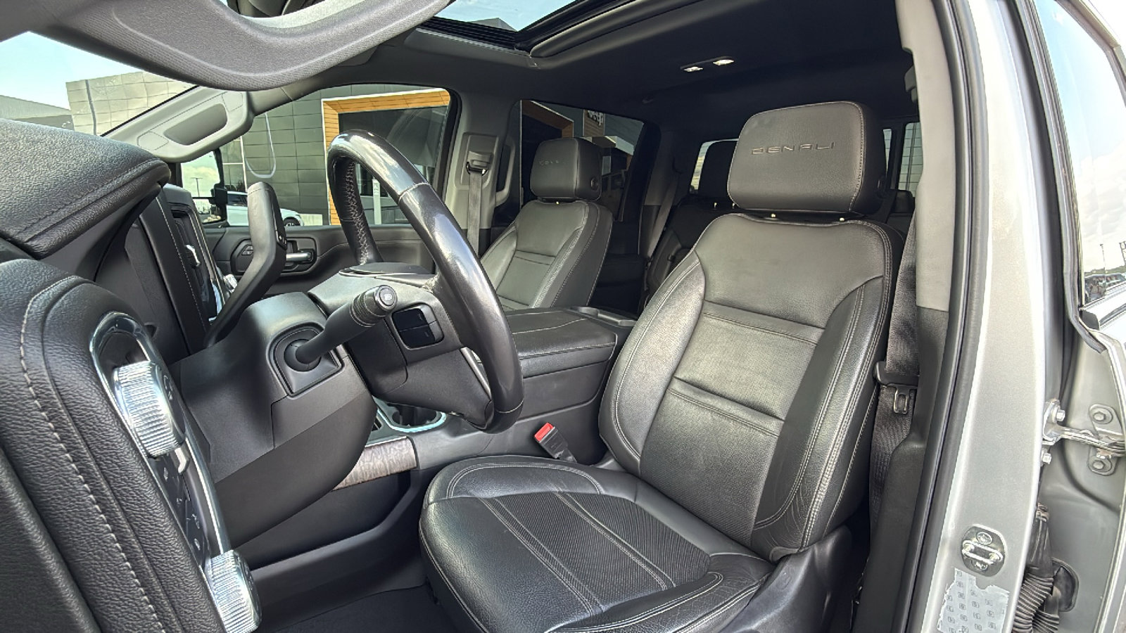 Used 2023 GMC Sierra 3500 Denali w/ Denali Ultimate Package AWD/4WD image 14