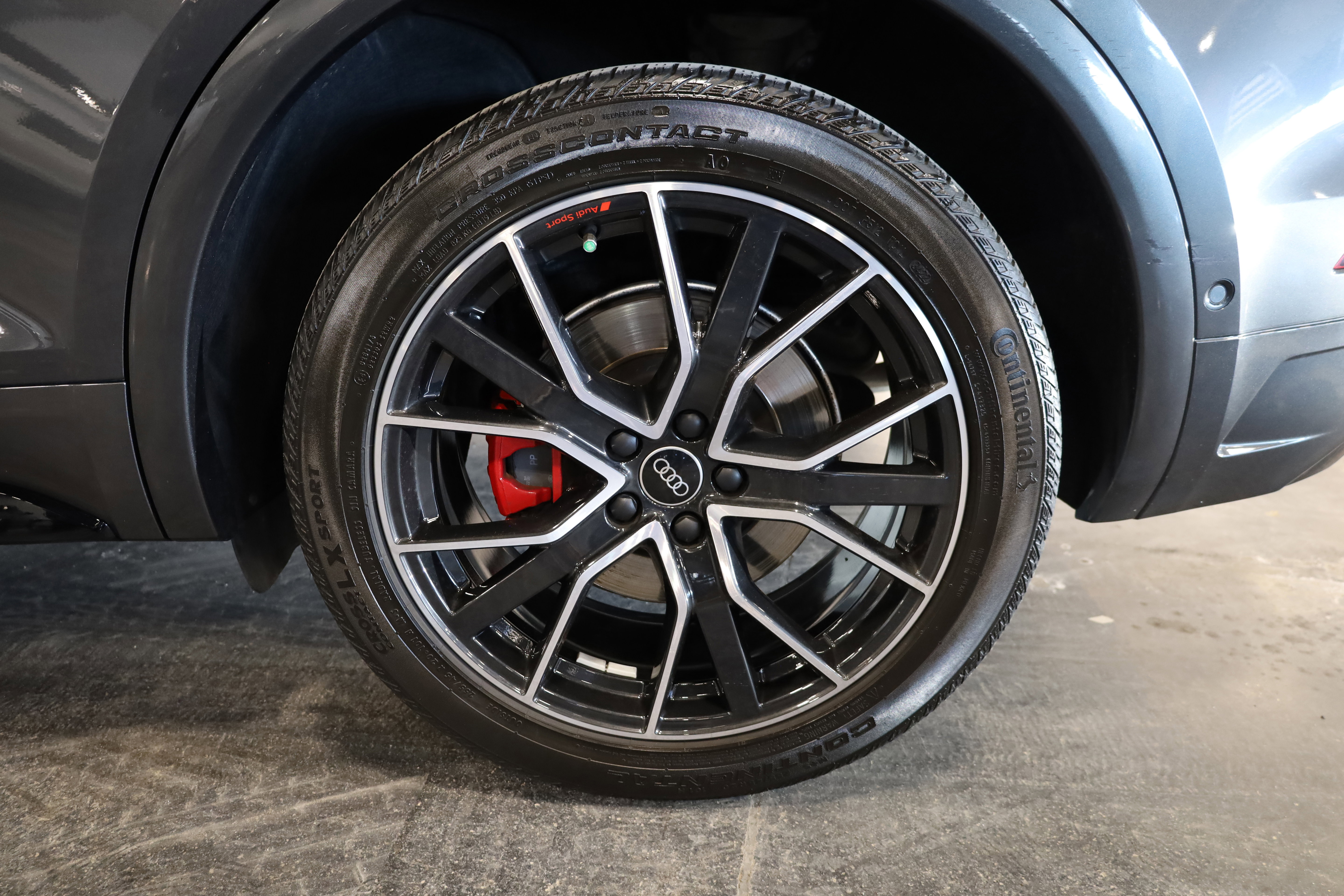 Used 2023 Audi SQ5 Prestige w/ Prestige Package image 12