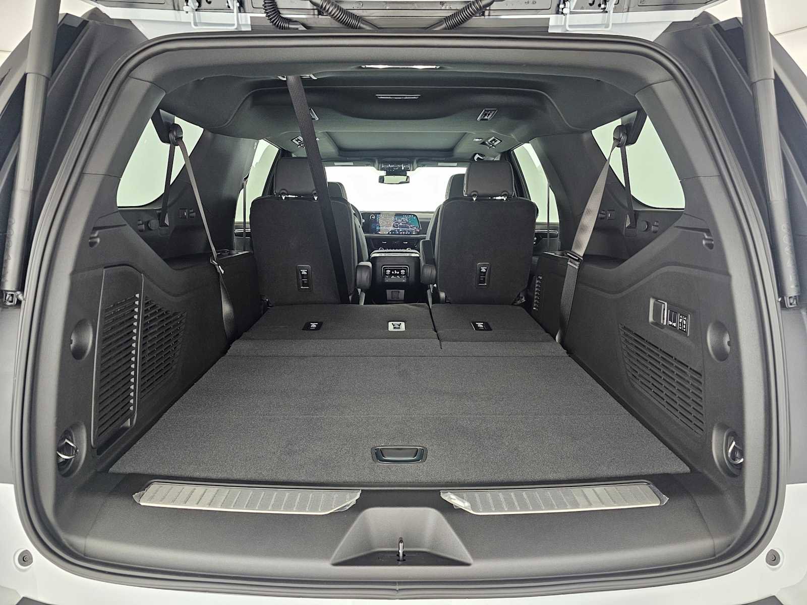 New 2026 Chevrolet Suburban Premier w/ Sun And Tow Package AWD/4WD image 16