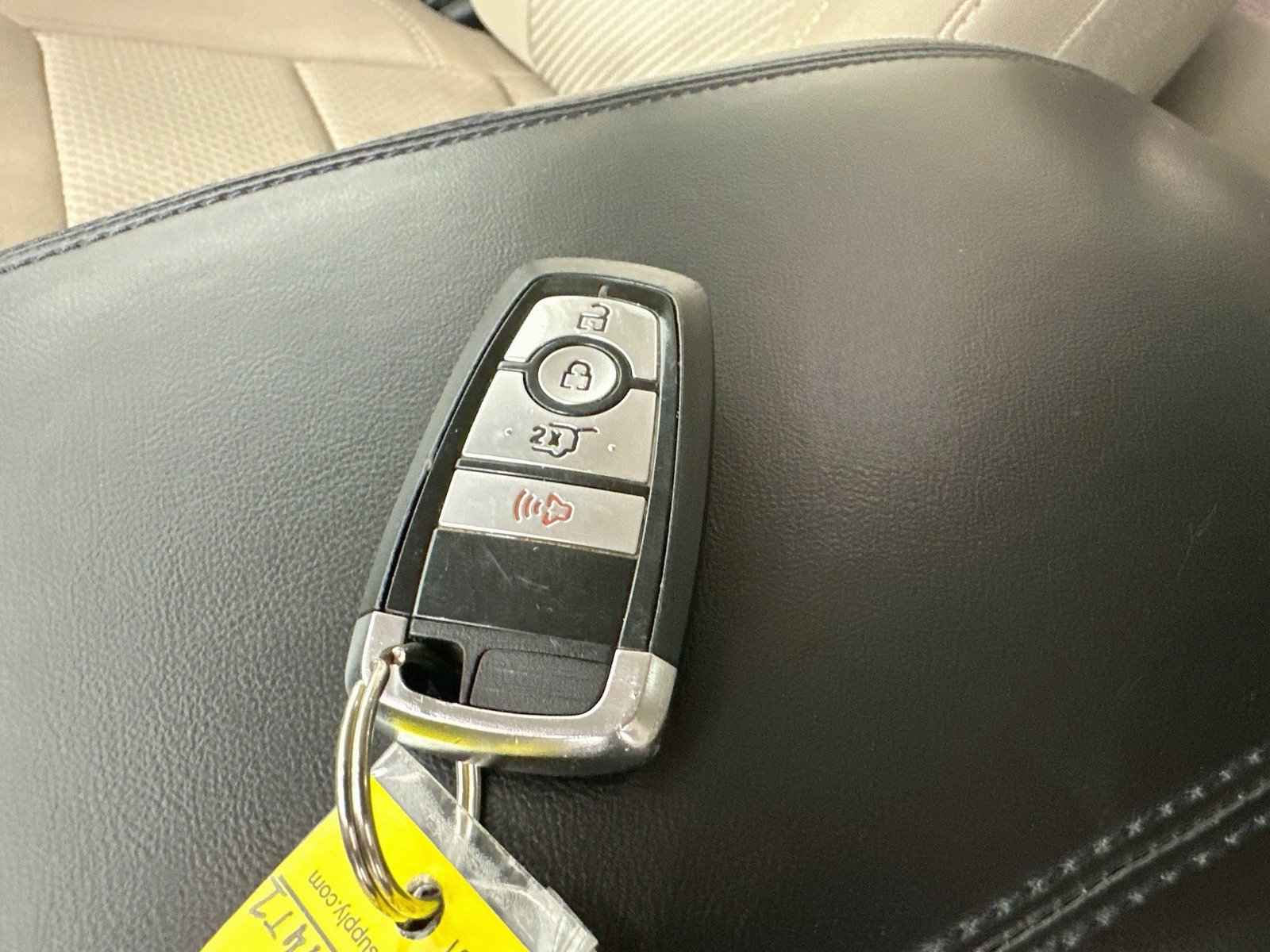 Used 2022 Ford Explorer XLT AWD/4WD image 30