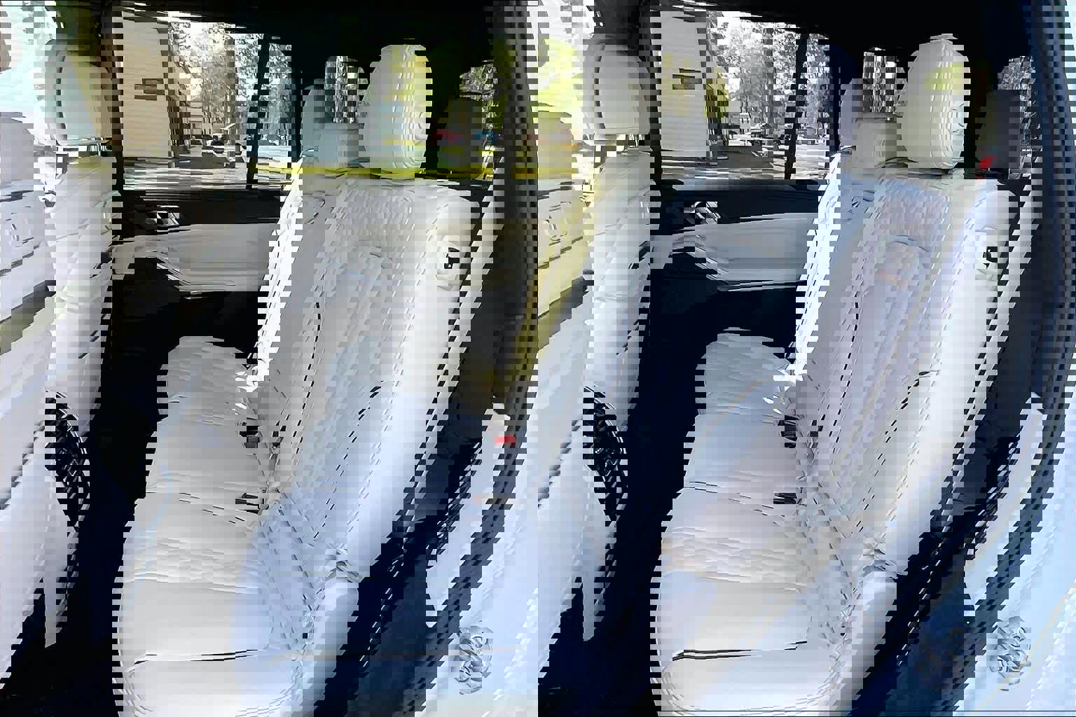 Certified 2025 BMW X7 xDrive40i w/ Executive Package image 21