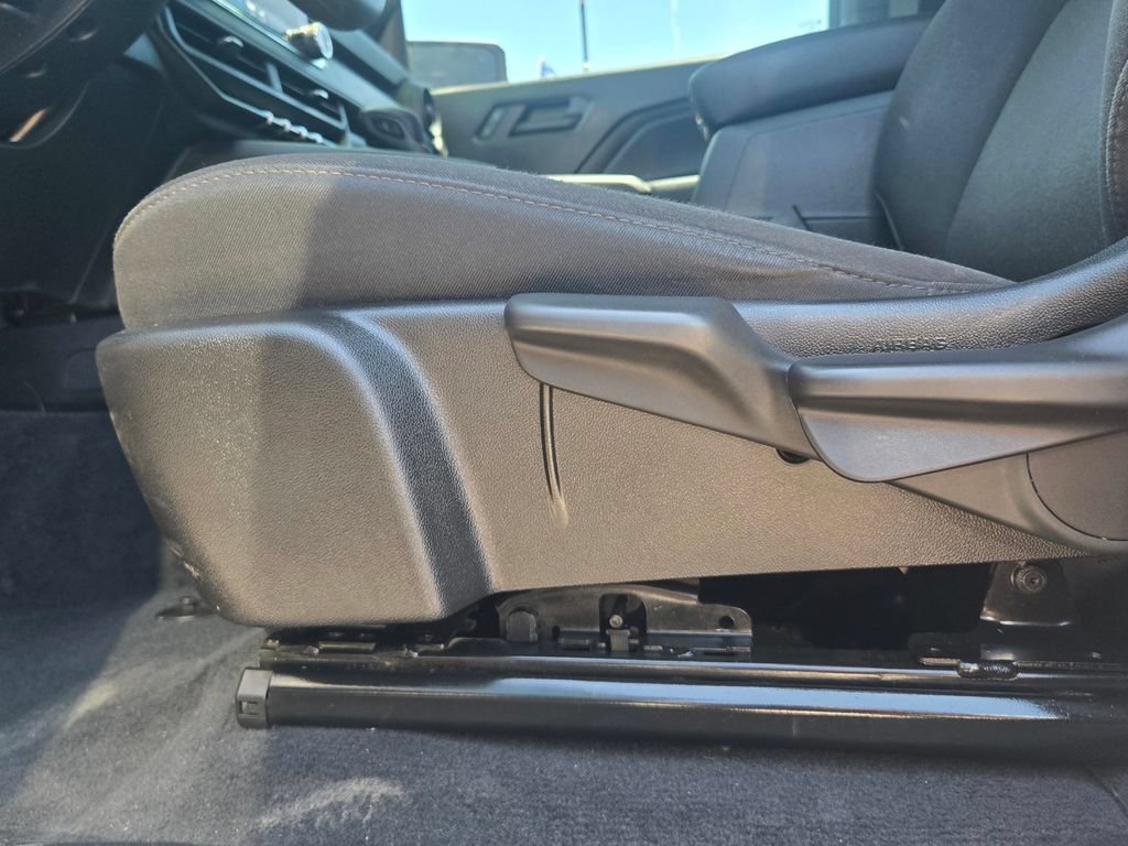 Used 2025 Chevrolet Colorado W/T AWD/4WD image 13