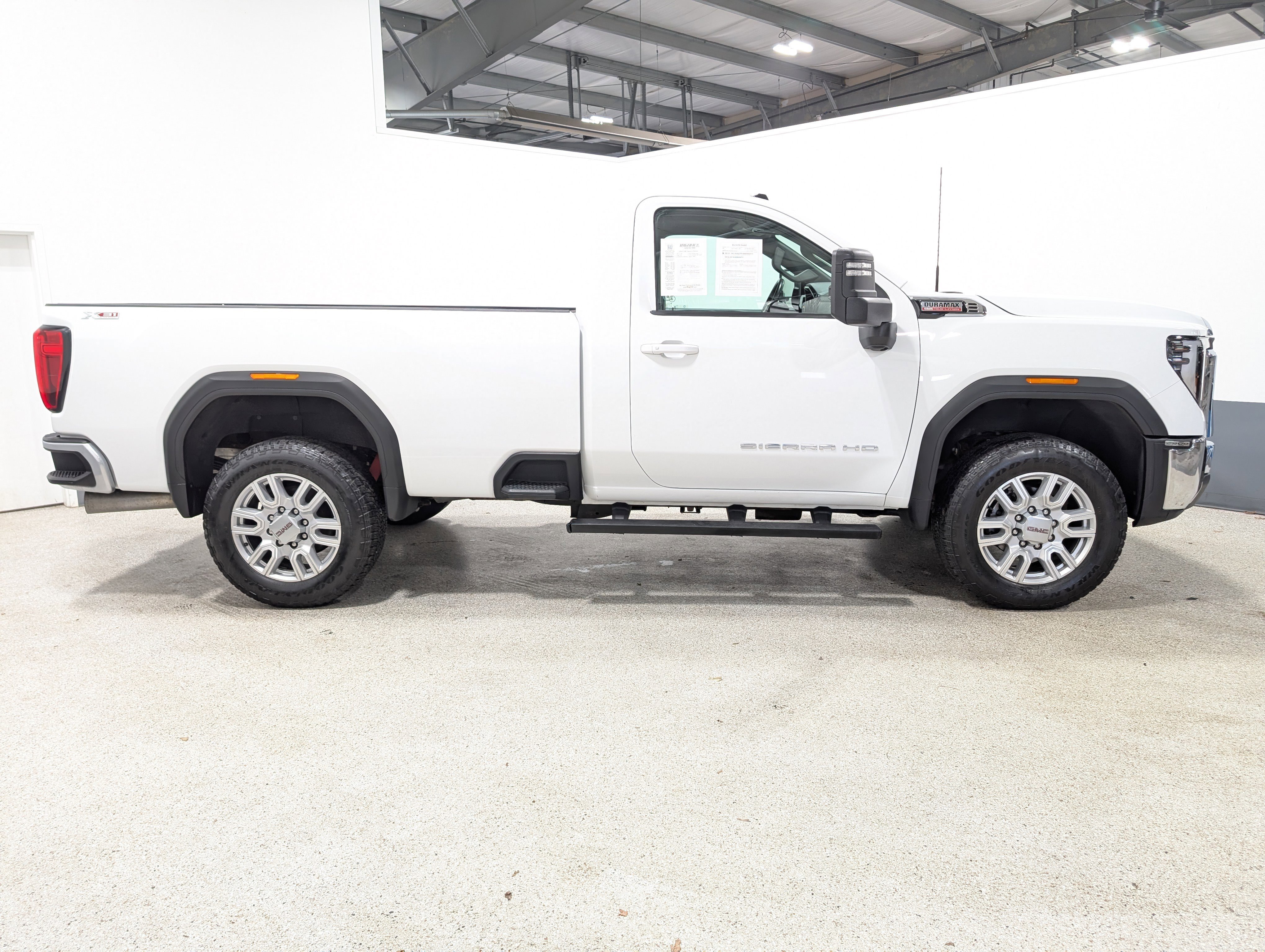 Used 2024 GMC Sierra 2500 SLE w/ SLE Convenience Package image 2