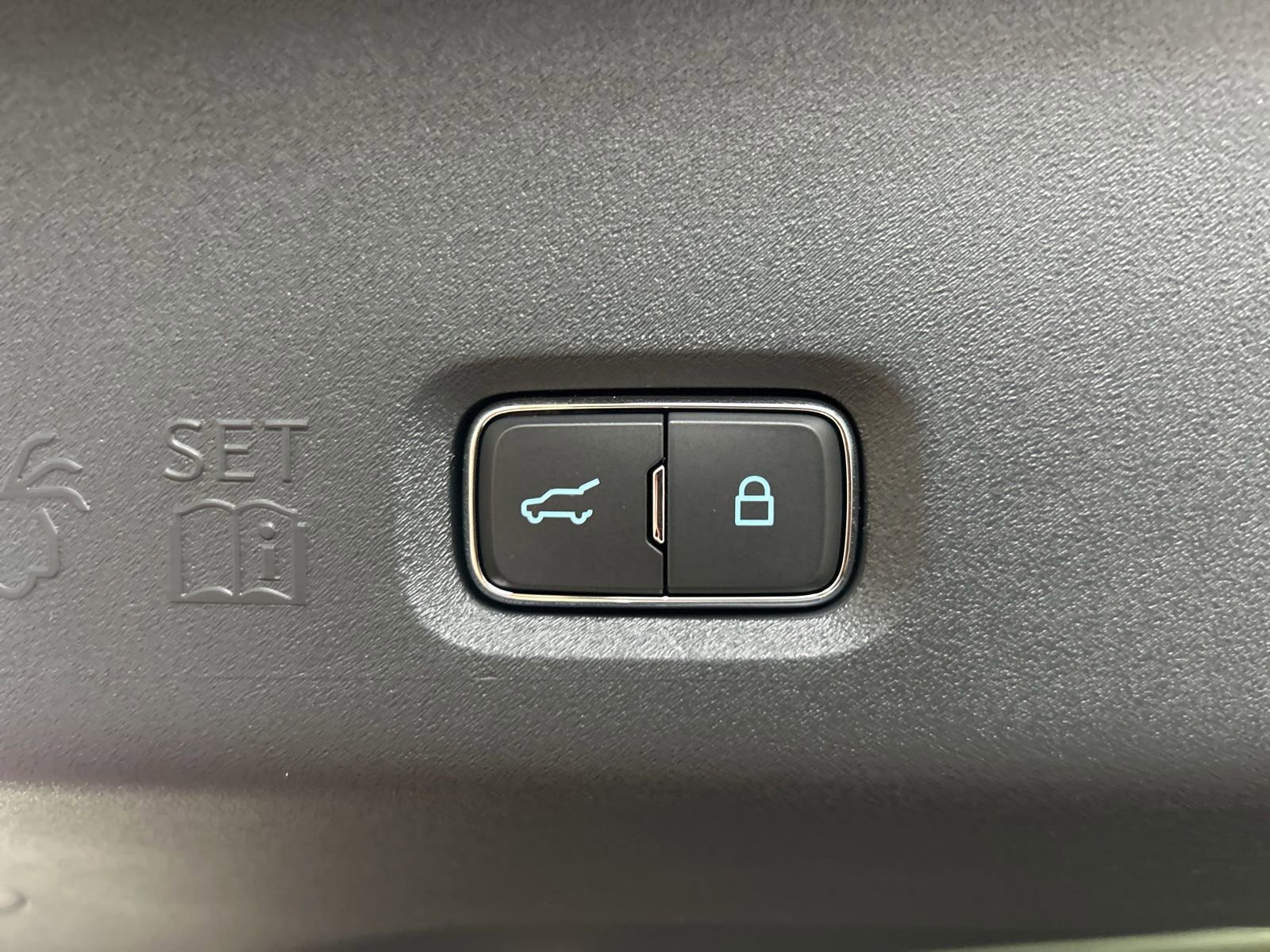 Used 2025 Ford Expedition Max Platinum w/ Stealth Appearance Package image 17