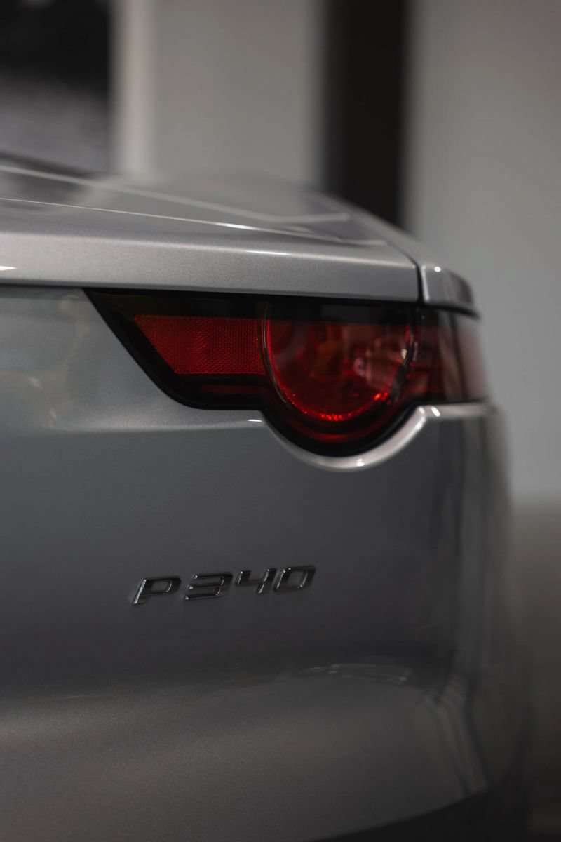 Used 2020 Jaguar F-TYPE Convertible RWD image 8