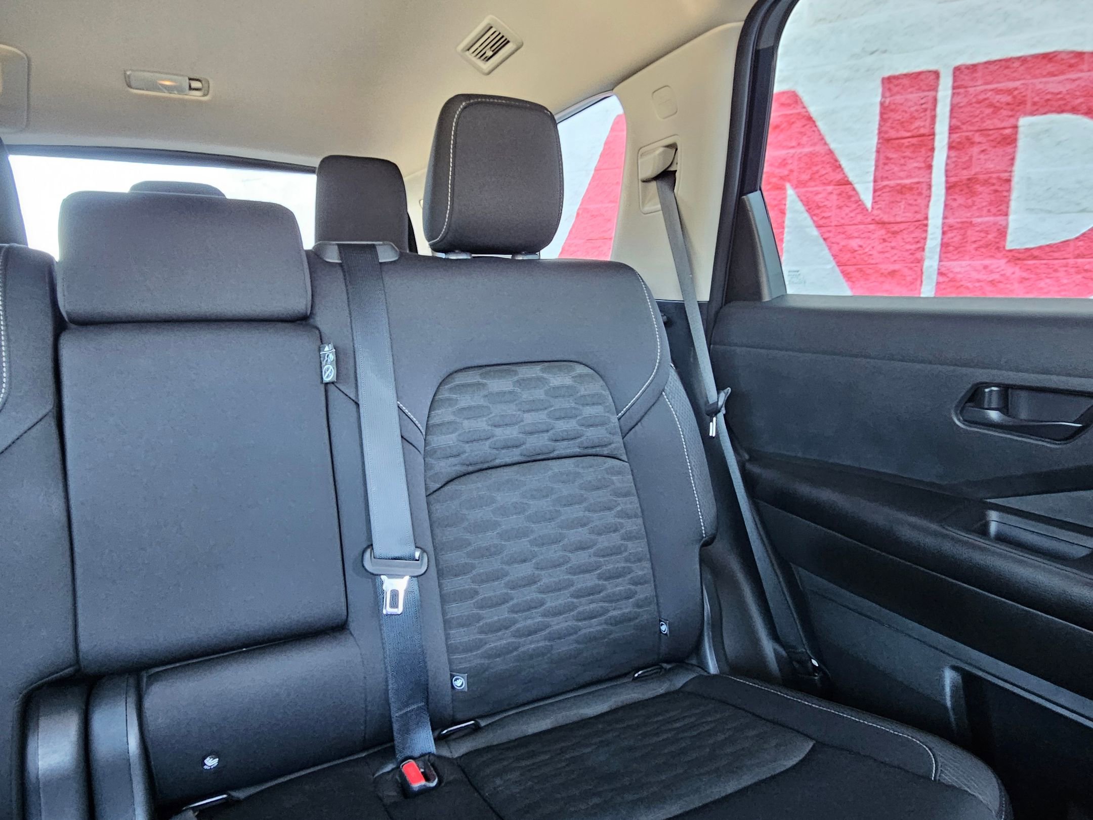 Used 2024 Nissan Pathfinder SV image 26