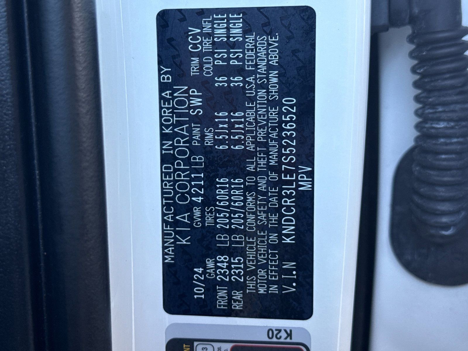 Used 2025 Kia Niro EX image 29