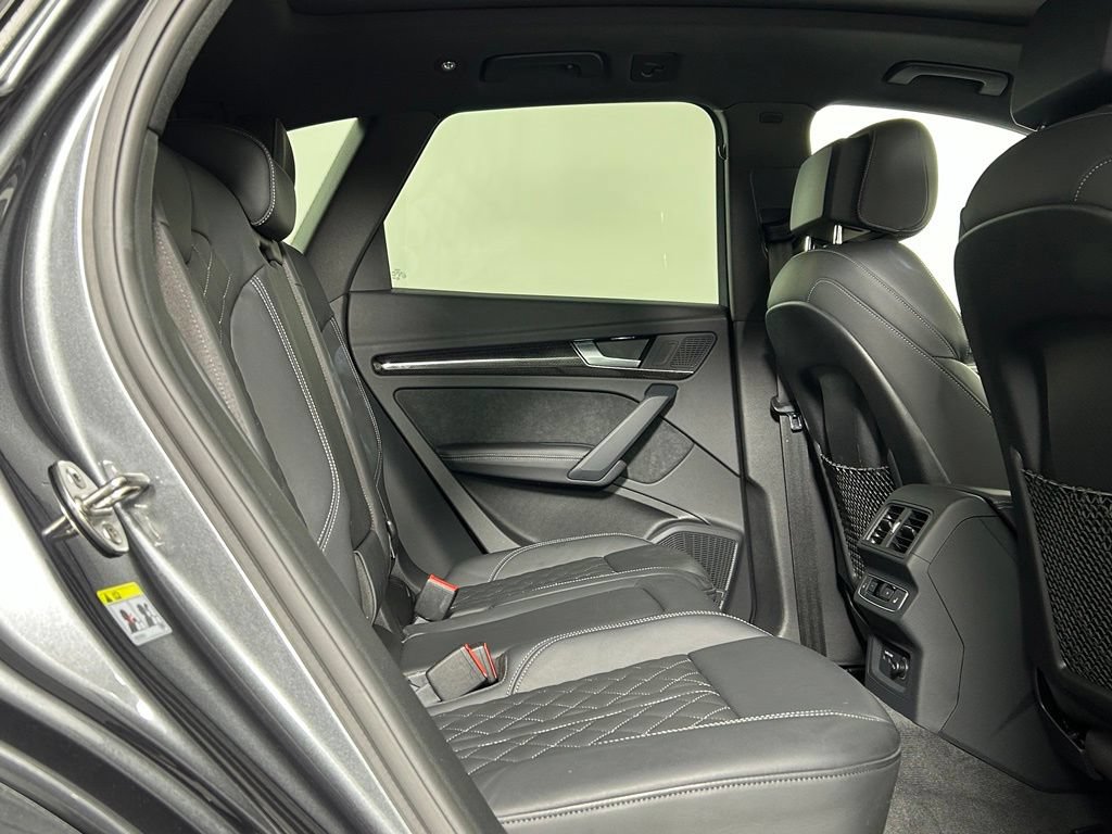 Used 2023 Audi SQ5 Prestige w/ Prestige Package AWD/4WD image 13
