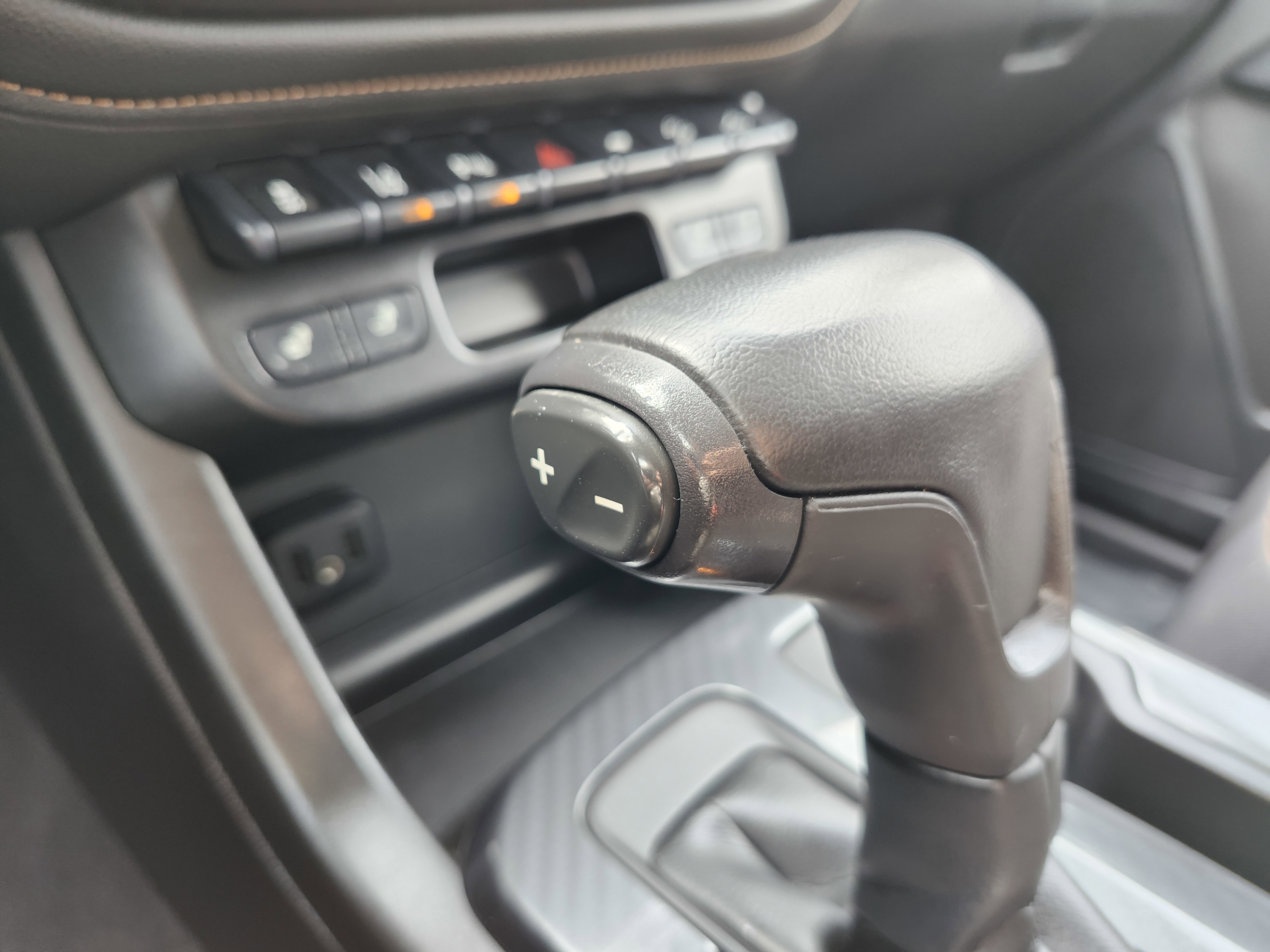 Used 2021 GMC Canyon AT4 w/ Driver Alert Package image 9