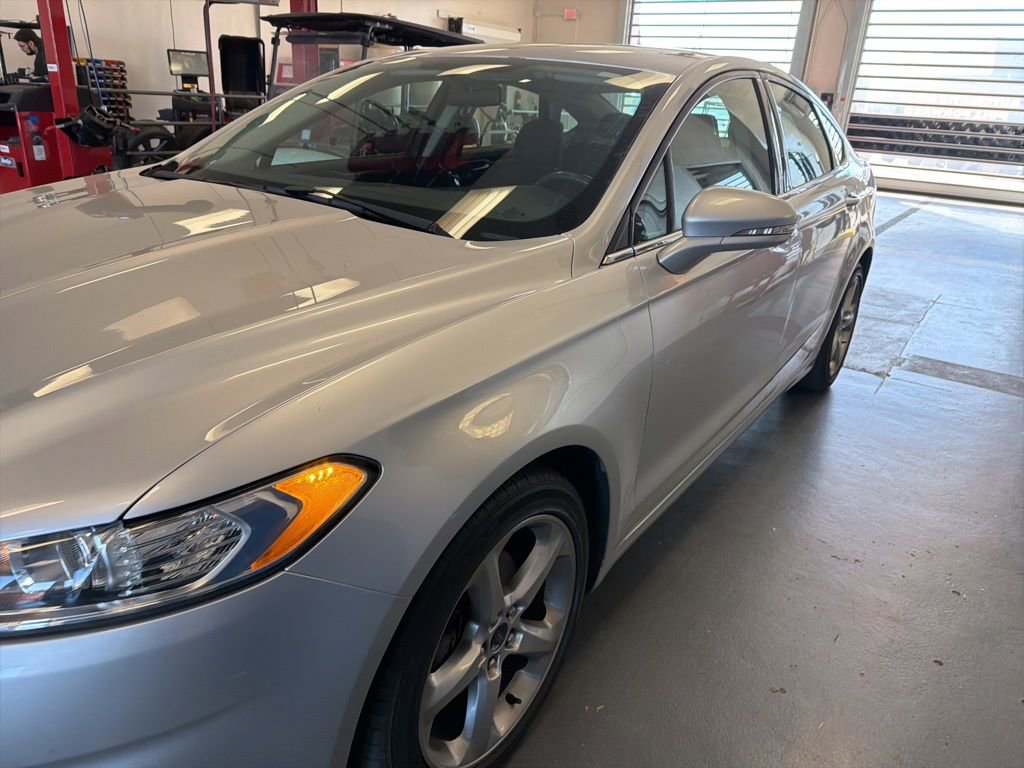Used 2016 Ford Fusion SE w/ Equipment Group 201A AWD/4WD image 5