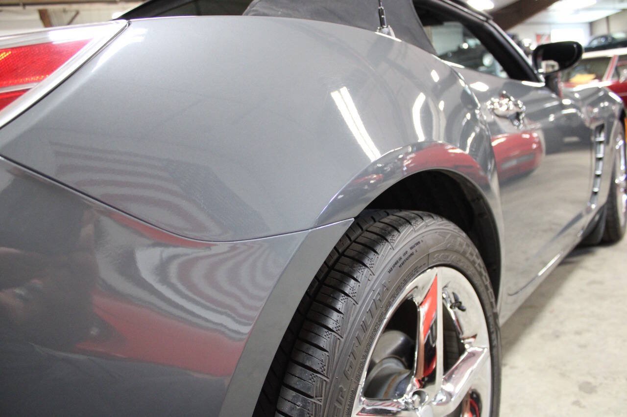Used 2009 Saturn Sky Red Line RWD image 12