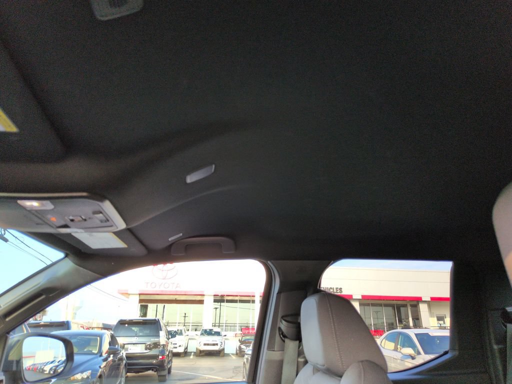 Used 2024 Toyota Tacoma SR5 AWD/4WD image 21
