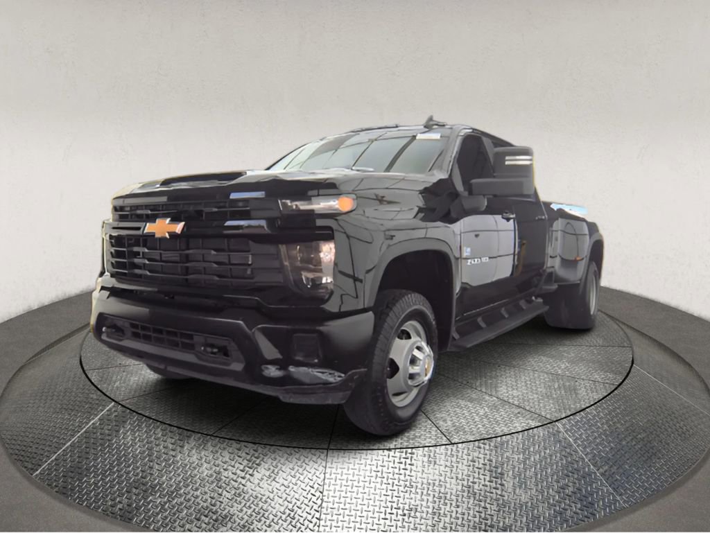Used 2025 Chevrolet Silverado 3500 LT image 3