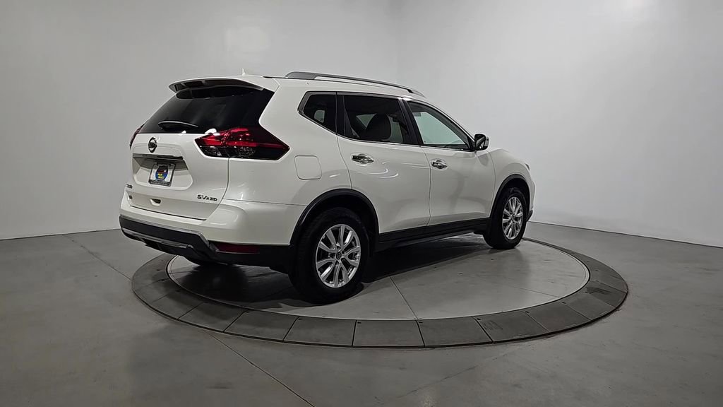 Used 2018 Nissan Rogue SV image 5