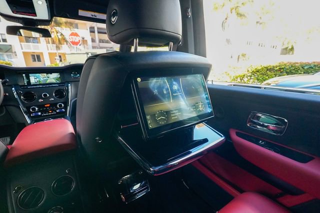 Used 2023 Rolls-Royce Cullinan w/ Cullinan Package image 76