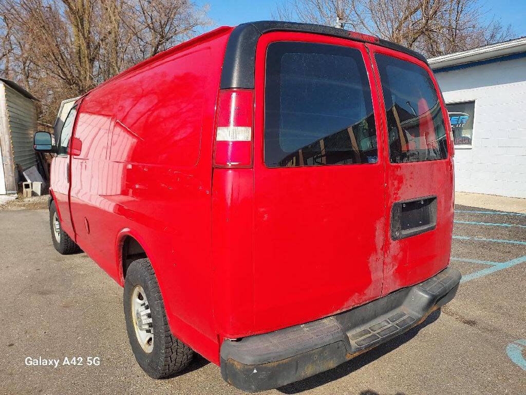 Used 2013 Chevrolet Express 2500 RWD image 3