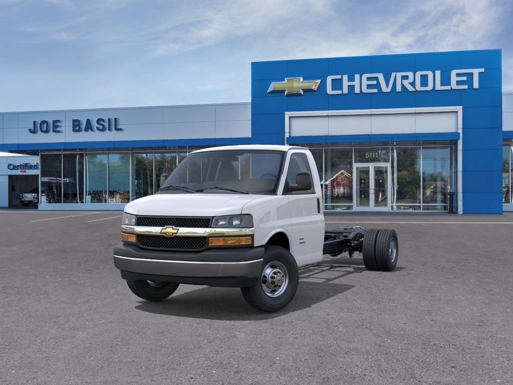 New 2026 Chevrolet Express 4500 w/ Power Convenience Package RWD image 8