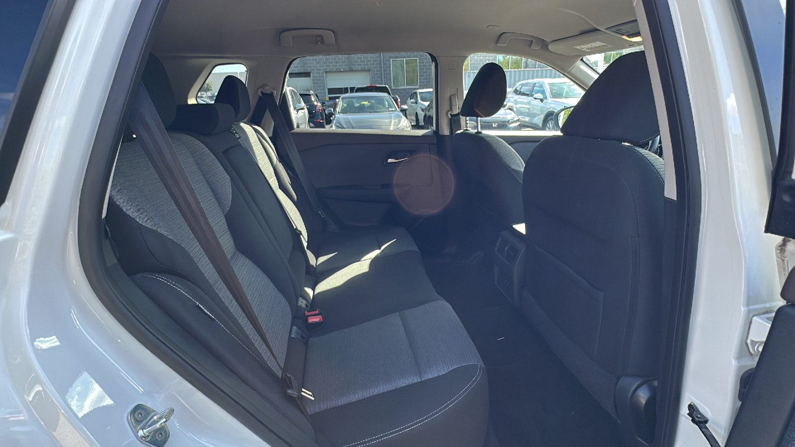 Used 2022 Nissan Rogue SV AWD/4WD image 23