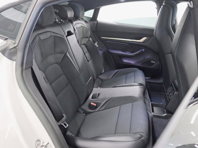 Used 2024 Porsche Taycan 4S image 33