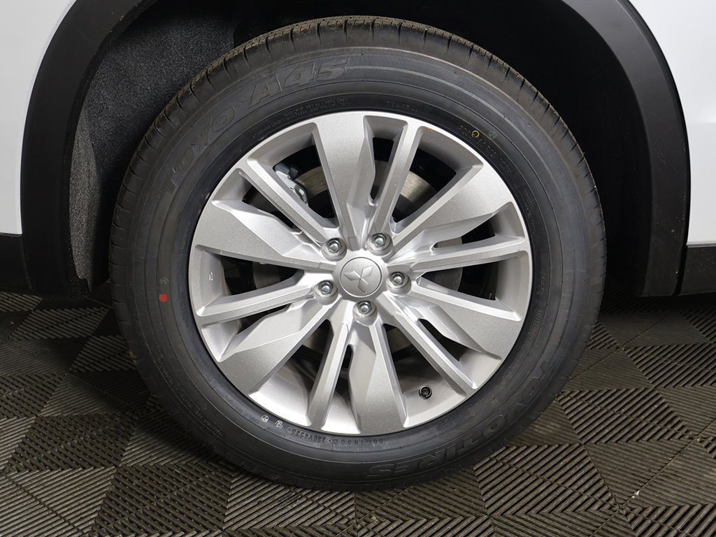 New 2026 Mitsubishi Outlander ES AWD/4WD image 22