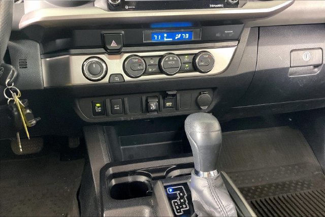 Used 2022 Toyota Tacoma SR5 w/ Technology Package AWD/4WD image 8