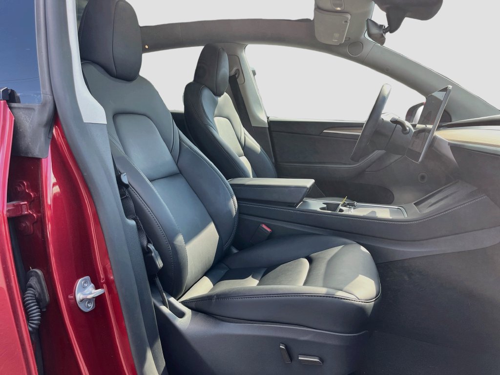 Used 2024 Tesla Model Y Long Range AWD/4WD image 30