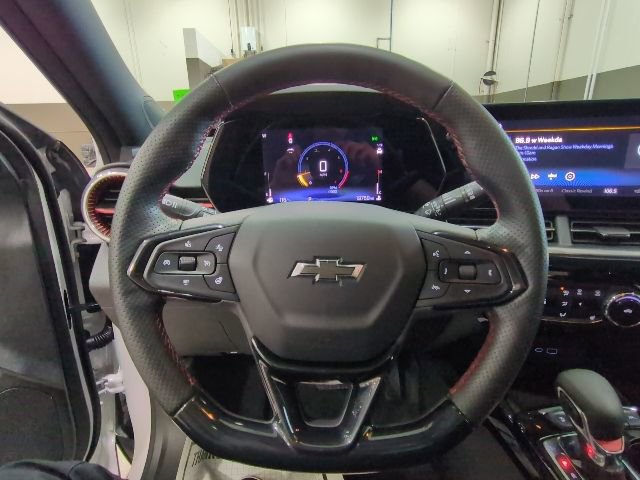 Used 2024 Chevrolet Trax RS w/ Sunroof Package image 6