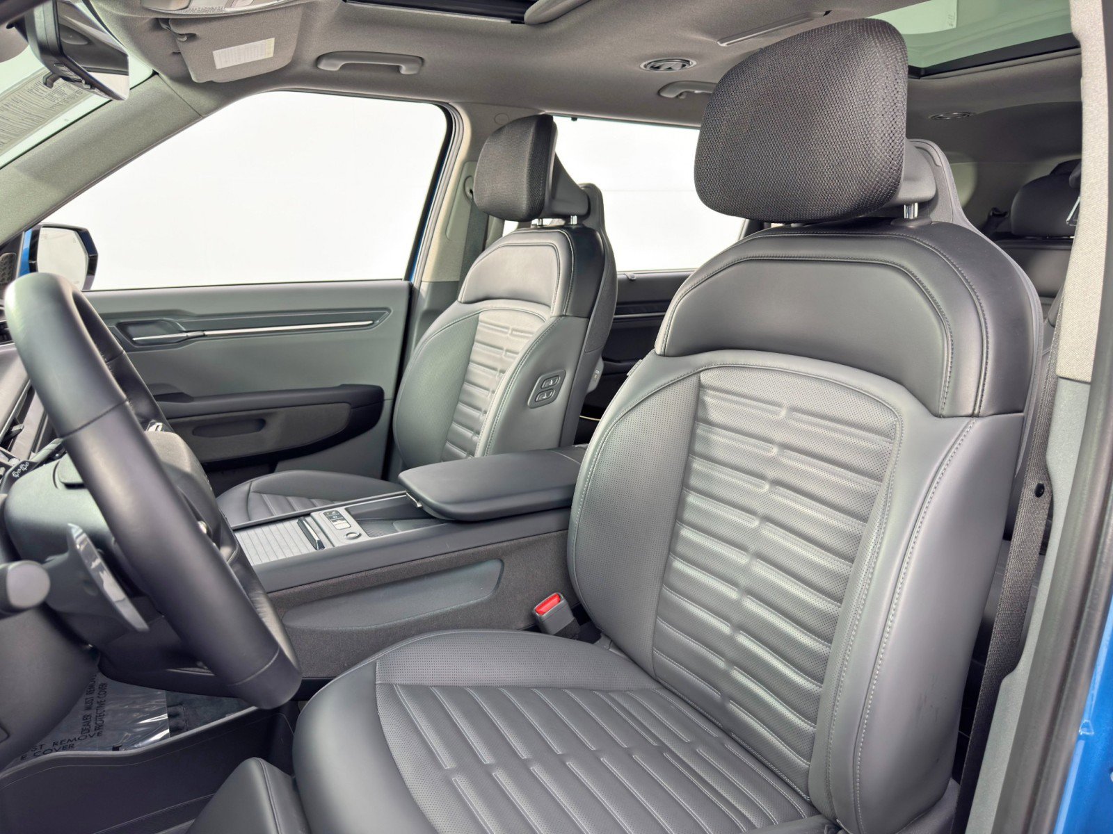 Used 2024 Kia EV9 Land image 43