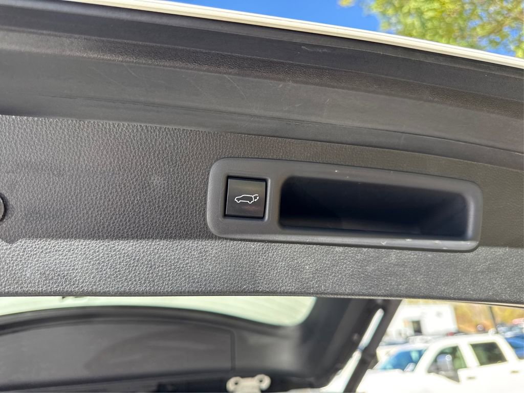 Used 2022 Toyota Highlander XLE image 14