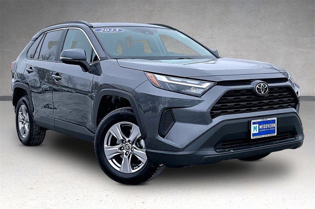 Used 2023 Toyota RAV4 XLE w/ Convenience Package image 3