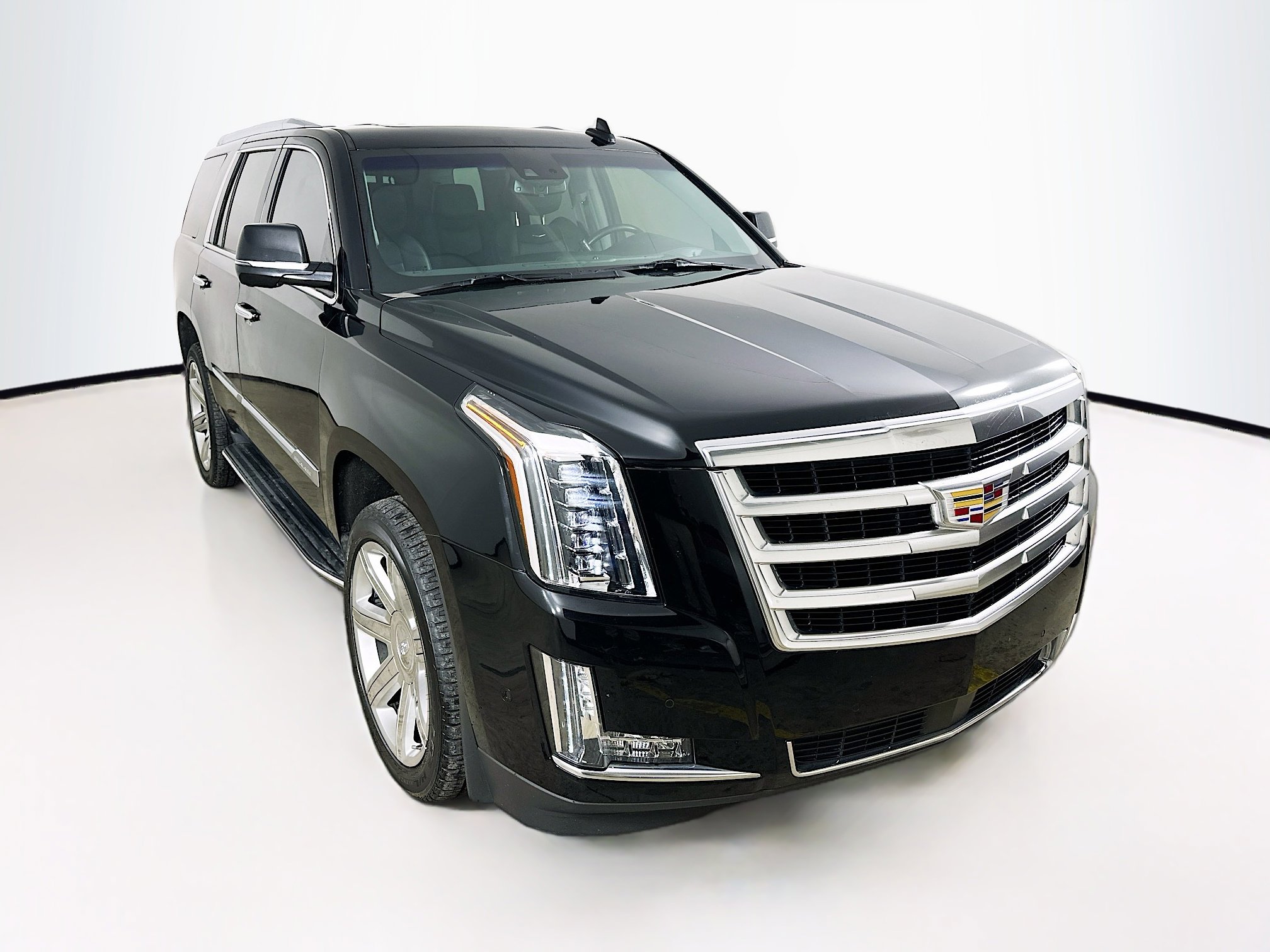 Used 2019 Cadillac Escalade Premium Luxury image 4