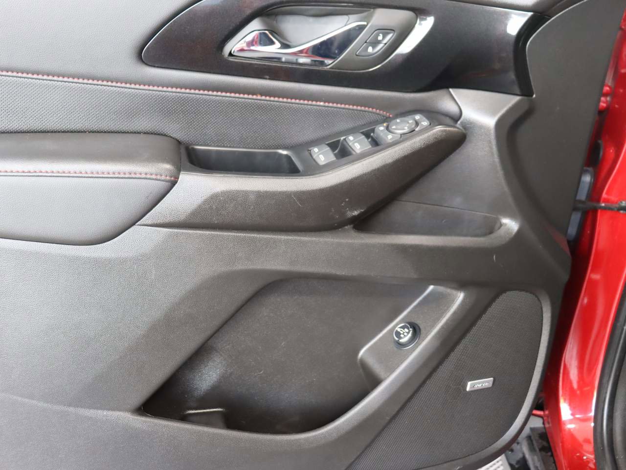 Used 2023 Chevrolet Traverse RS image 17