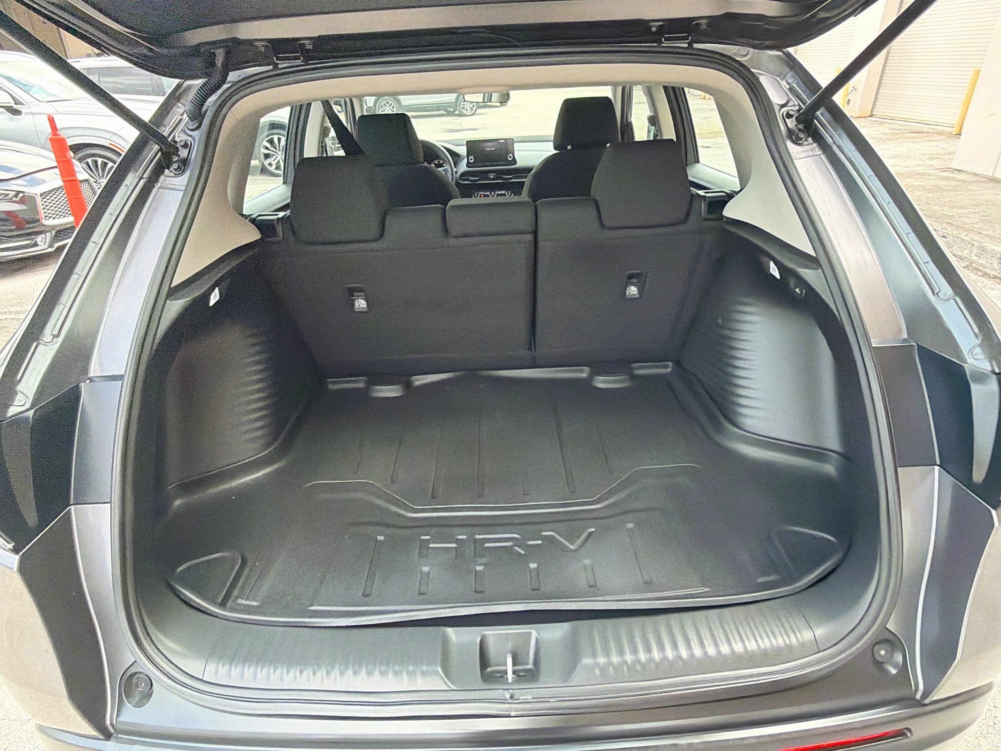 Used 2024 Honda HR-V LX image 25