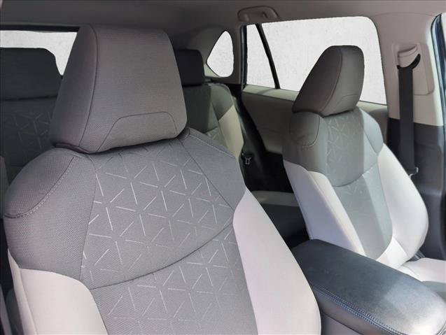Used 2021 Toyota RAV4 XLE AWD/4WD image 28