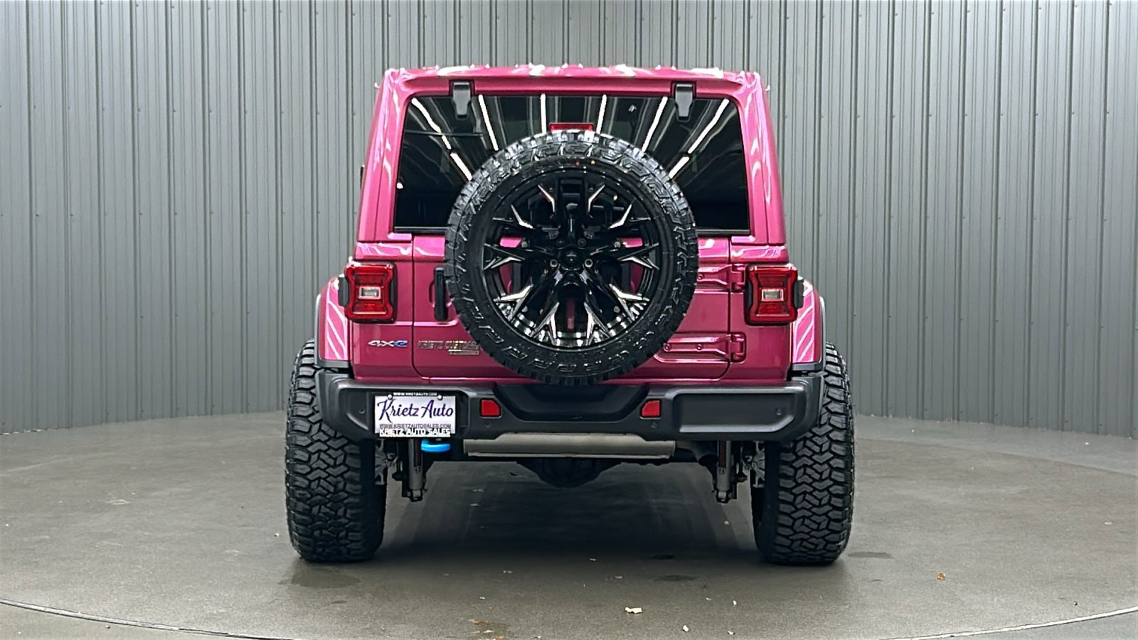 Used 2024 Jeep Wrangler Unlimited Sahara w/ Safety Group image 4