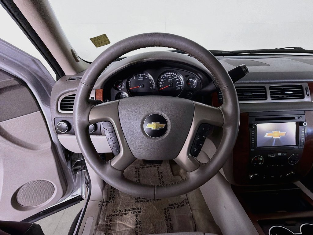 Used 2013 Chevrolet Avalanche LTZ AWD/4WD image 13
