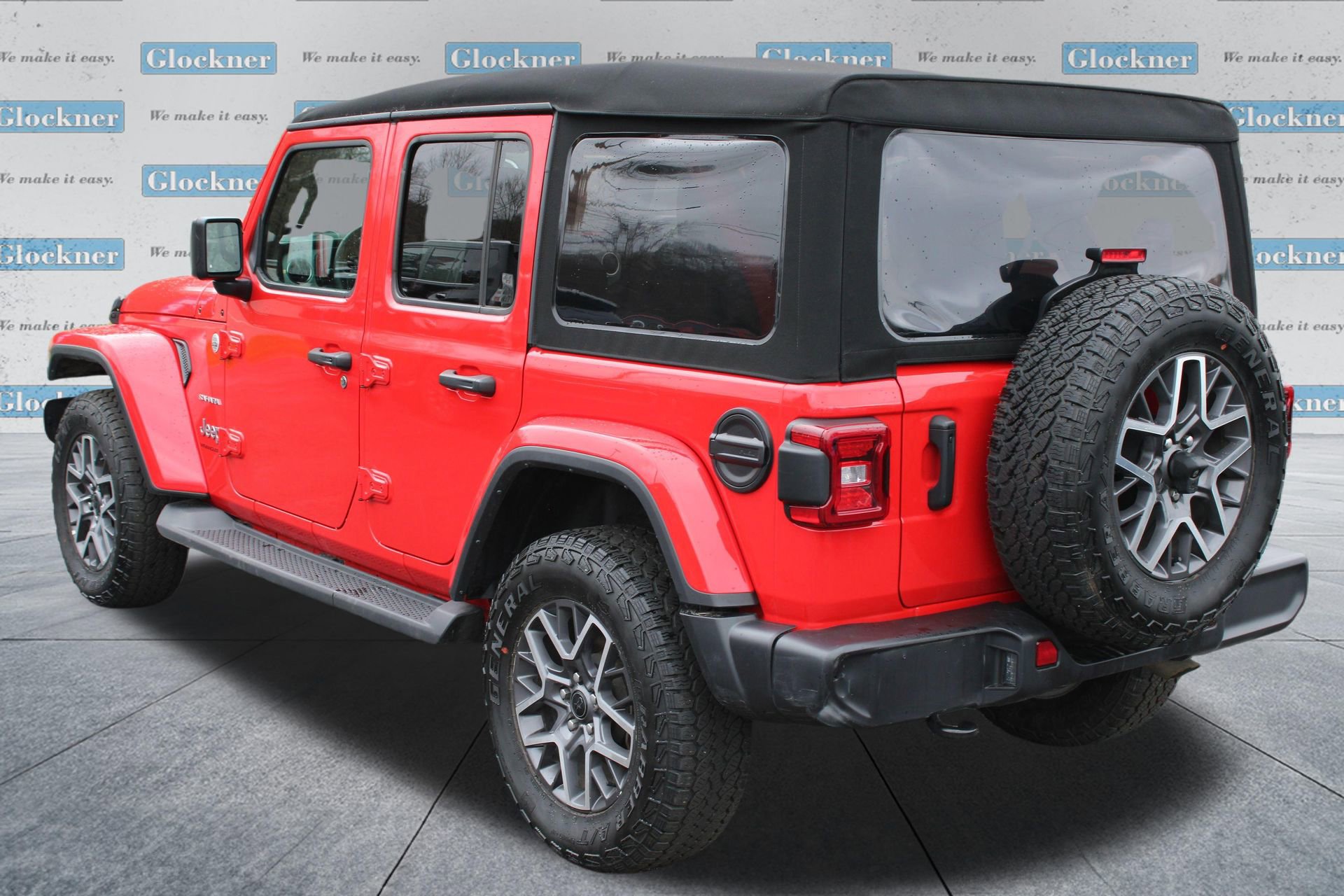 Used 2024 Jeep Wrangler Sahara image 8