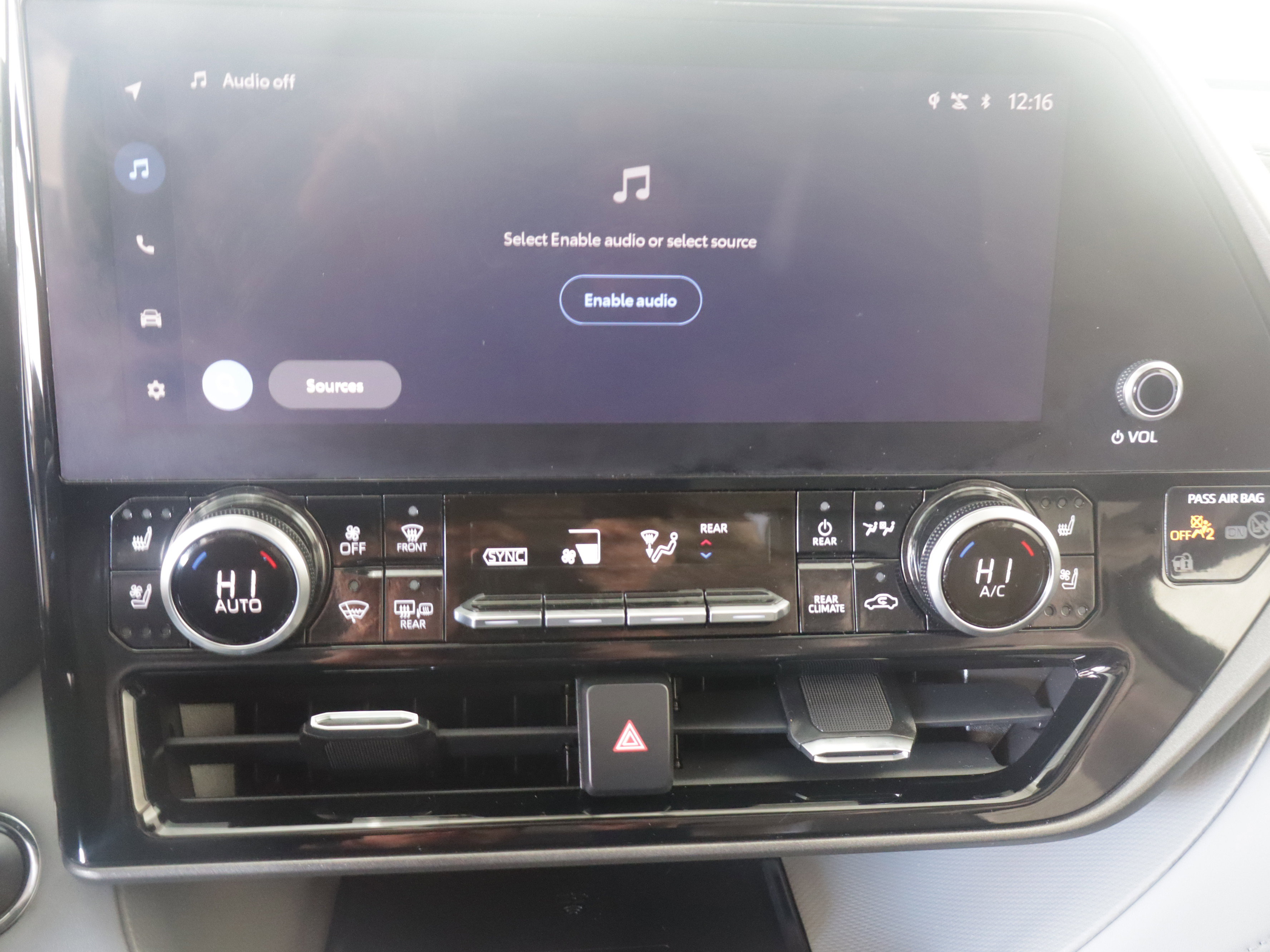 Used 2023 Toyota Highlander Limited image 8