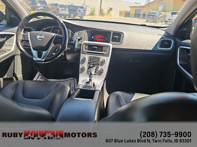 Used 2018 Volvo V60 T5 Cross Country AWD/4WD image 33